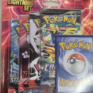 Pokemon Trading Card Lightning Set